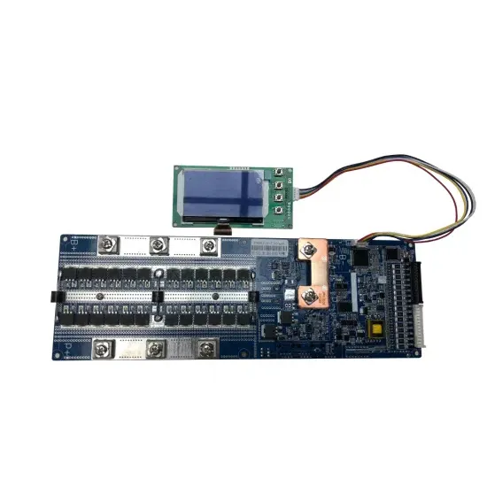 Sine wave inverter voltage at each pole